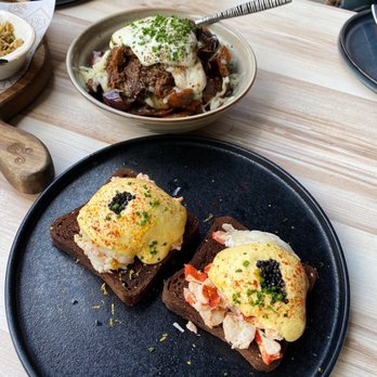 LÝRA - Lobster & Caviar Benedict - Greek Near Me - Chicago, Illinois