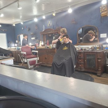 Gentleman's Grooming Lounge - Great service, nice and clean. Also has checker tables to keep busy while you wait. - Barbers Near Me - Cedar City, Utah