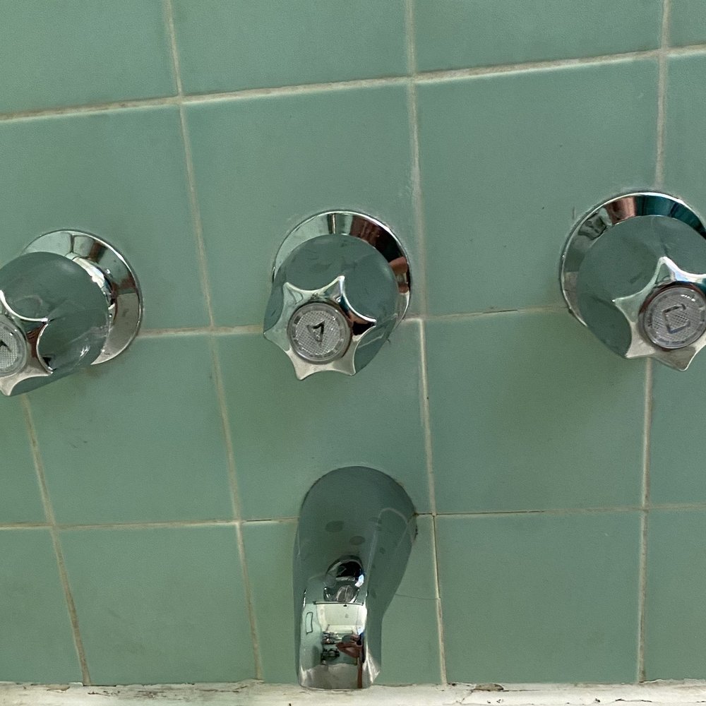 PLUMBCO - Tub/shower faucet, handles and interior pieces - Plumbing Near Me PLUMBCO - Tub/shower faucet, handles and interior pieces - Plumbing Near Me