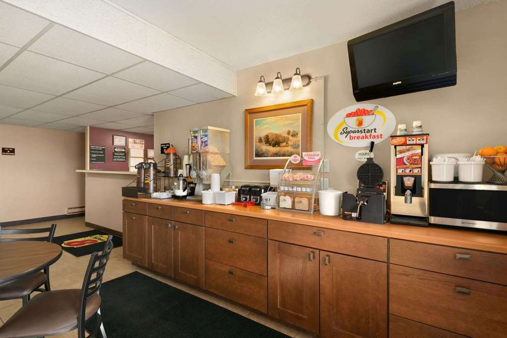 SUPER 8 BY WYNDHAM REDFIELD 11 Photos 826 W 4th St, Redfield, South