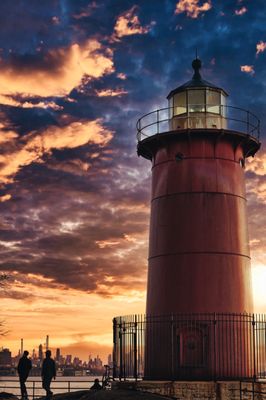 The Little Red Lighthouse by null