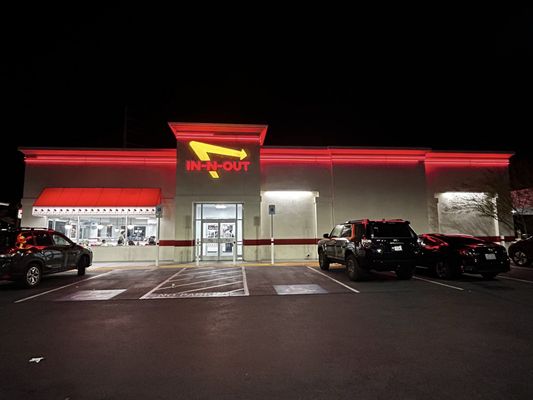 In-N-Out Burger by null