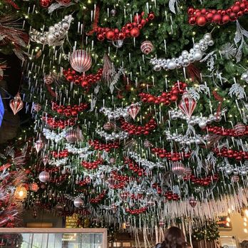 Roosevelt's - Restaurant Christmas ceiling - Gastropubs Near Me - Tulsa, Oklahoma
