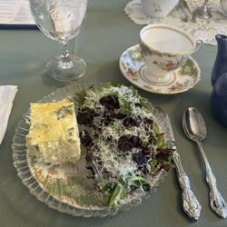 Smith-Byrd House - The Queens Tea for tree. Quiche and salad.