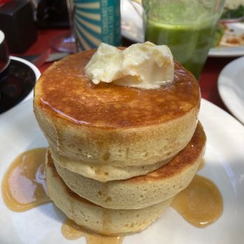 Lalo! - Buttermilk pancakes con mantequilla avellanada, jarabe de Maple hecho en casa - Pizza Near Me - Cuidad de Mexico, DIF
