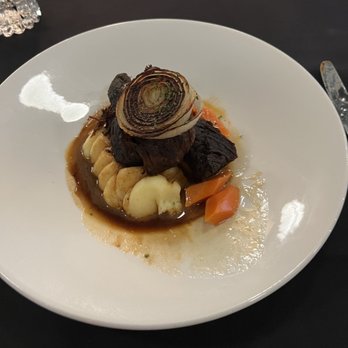 The Statler - Short ribs with mashed potatoes - French Near Me - Detroit, Michigan