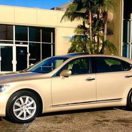 My 2007 Lexus LS460L after Doctor Detail pampered it for 6 hours on Saturday, 1/21/2023.