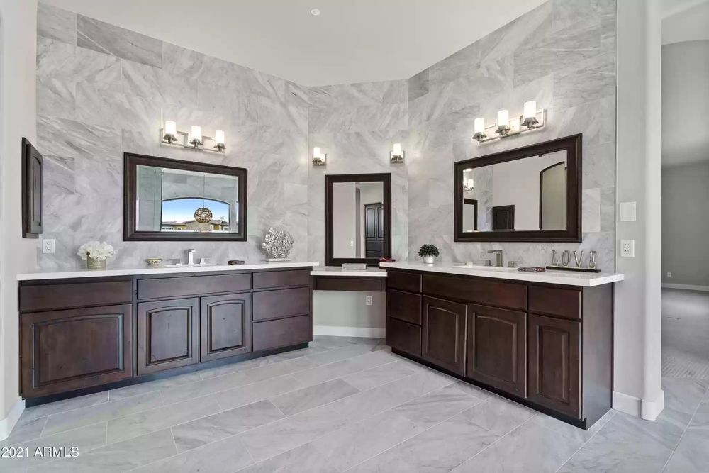 UMC BUILDERS Updated September 2024 13 Photos 13700 N Dysart Rd