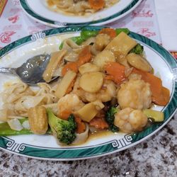 Royal Palace Chinese Restaurant - Imperial Shrimp Chow Fun