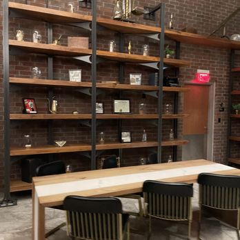 Hotel Vandivort - Hotels Near Me - Springfield, Missouri