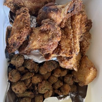 Hughley's Southern Cuisine - Very Overcooked & dry Fried Chicken wings, catfish nuggets & fried okra. - Southern Near Me - Aiea, Hawaii