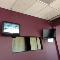 Extensions Performing Arts Academy - Screens to watch the classes