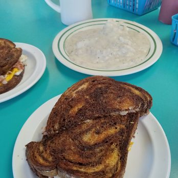 Dagwood's Cafe - Irish Dagwood and half order biscuits and gravy - Breakfast & Brunch Near Me - Kansas City, Kansas