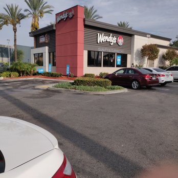 Wendy's - Outside - Fast Food Near Me - Burbank, California