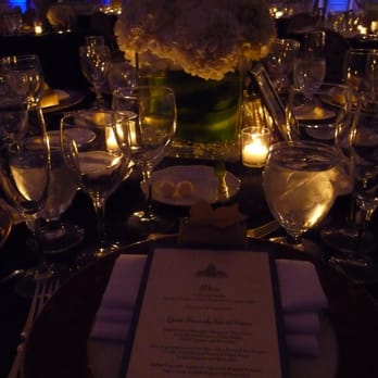 Logan Circle Events - Wedding table with short white centerpiece - Party & Event Planning Near Me Logan Circle Events - Wedding table with short white centerpiece - Party & Event Planning Near Me