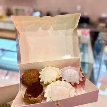 Lomichi - box of assorted cream puffs and mochi - Desserts Near Me - Sugar Land, Texas Lomichi - box of assorted cream puffs and mochi - Desserts Near Me - Sugar Land, Texas