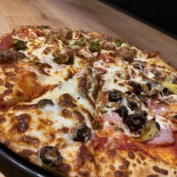 Pizza 9 - Alamogordo - 1/2 lobo 1/2 cappriccosa - Pizza Near Me - Alamogordo, New Mexico