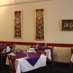 Balwyn Thai Restaurant - Narai Thai interior