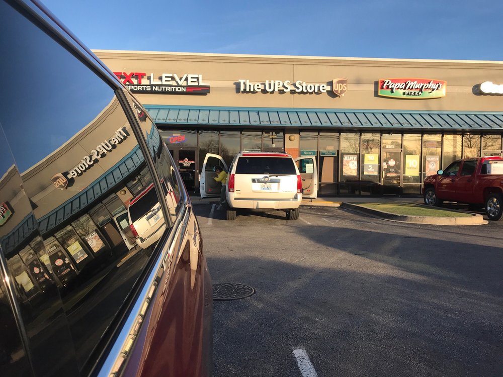 THE UPS STORE Shipping Centers 6661 Dixie Hwy, Louisville, KY