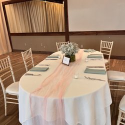 Perona Farms - Table settings
