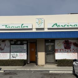 Tamales Ancira - Outside