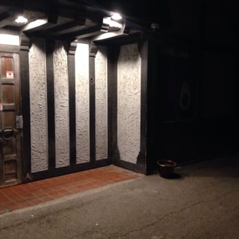 Schuey's Bar & Grill - Bars Near Me - Etobicoke, Ontario