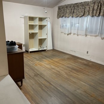 Empire Home Remodeling - Master bedroom floor (before) - General Contractors Near Me - Los Angeles, California Empire Home Remodeling - Master bedroom floor (before) - General Contractors Near Me - Los Angeles, California