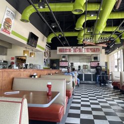 MOOYAH Burgers, Fries & Shakes - Inside dining view