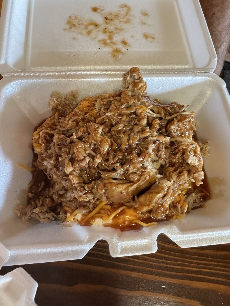 Uncle Henry's BBQ Logo