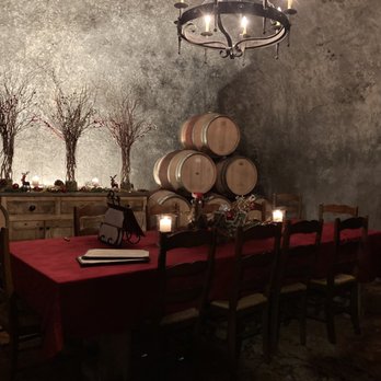 Pride Mountain Vineyards - Beautifully decorated tasting room - Wineries Near Me - St. Helena, California Pride Mountain Vineyards - Beautifully decorated tasting room - Wineries Near Me - St. Helena, California