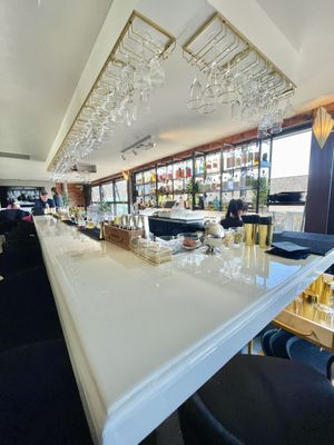 Bentley's Cocktail Bar & Lounge by null