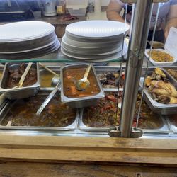 Paila Y Lena - Assortment of hot food