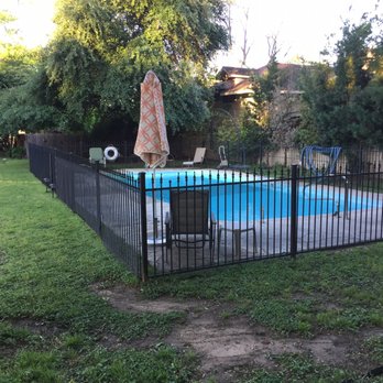 King William Manor - Stone House pool - Bed & Breakfast Near Me - San Antonio, Texas