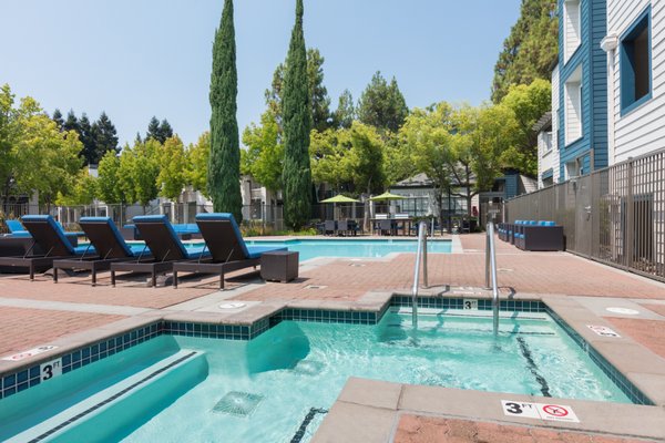 Fountains At River Oaks Apartments