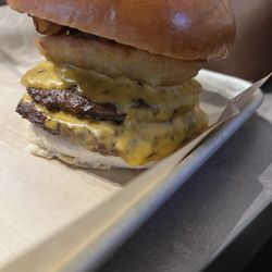 Schaylor Brewing - Bronco Schmash Burger