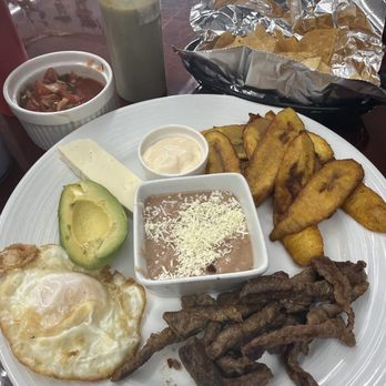 El Charrito - Desayuno catracho - Mexican Near Me - Rockford, Illinois El Charrito - Desayuno catracho - Mexican Near Me - Rockford, Illinois