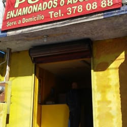 Pollos Enjamonados - Fachada del lugar