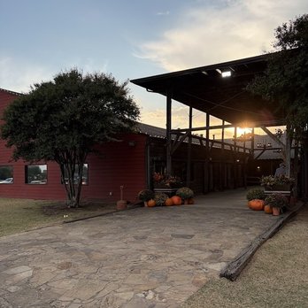 CIRCLE R RANCH - Updated January 2026 - 59 Photos & 23 Reviews - 5901 ...