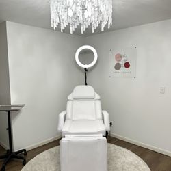 Derma Lounge