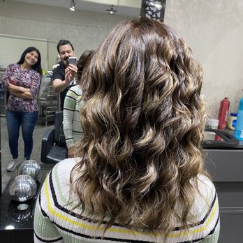Saraya Salon - Work of art by Jad - Hair Salons Near Me - Chicago, Illinois Saraya Salon - Work of art by Jad - Hair Salons Near Me - Chicago, Illinois