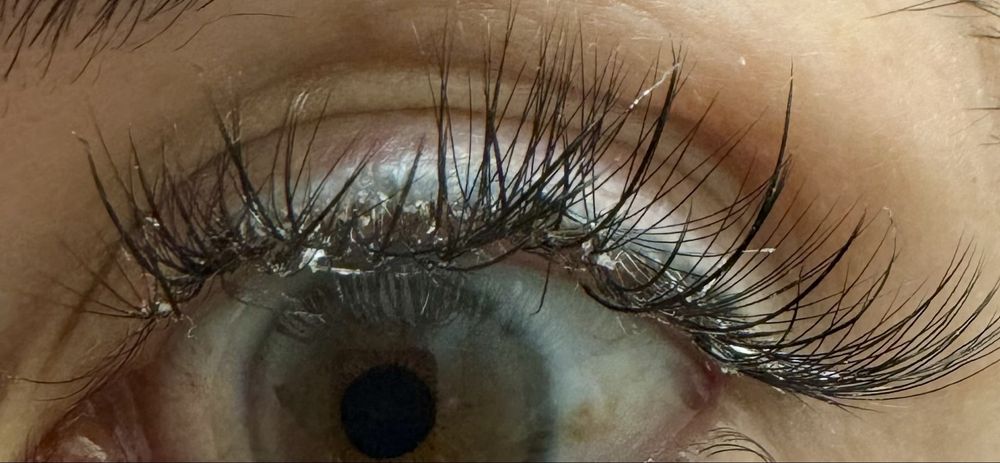 Carmel Lash Lounge Logo