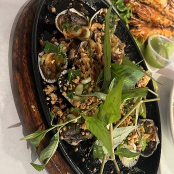 Bien Hen Restaurant - Bloody Clams Grilled with Buttered Green Onions - Seafood Near Me - Westminster, California Bien Hen Restaurant - Bloody Clams Grilled with Buttered Green Onions - Seafood Near Me - Westminster, California