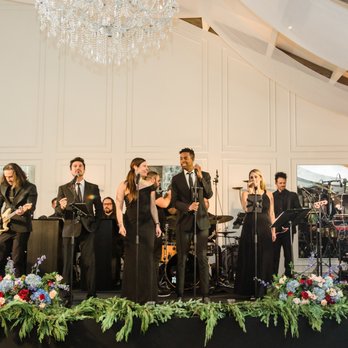 Feathered Arrow - PC: Blushing Bride Photo Video (https://www.blushingbridephotovideo.com/) - Party & Event Planning Near Me Feathered Arrow - PC: Blushing Bride Photo Video (https://www.blushingbridephotovideo.com/) - Party & Event Planning Near Me