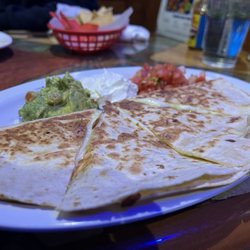 El Catrachito - Kid's quesadilla