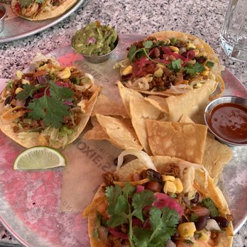 Moxies Courtney Park Restaurant - Vegan Tacos - Canadian (New) Near Me - Mississauga, Ontario