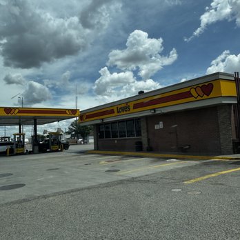 Love's Travel Stop - Gas Stations Near Me - Lamar, Colorado