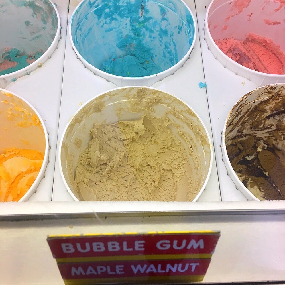 Ye Olde Ice Cream Parlor - Maple Walnut and Bubble Gum flavor - Ice Cream & Frozen Yogurt Near Me - Gimli, Manitoba