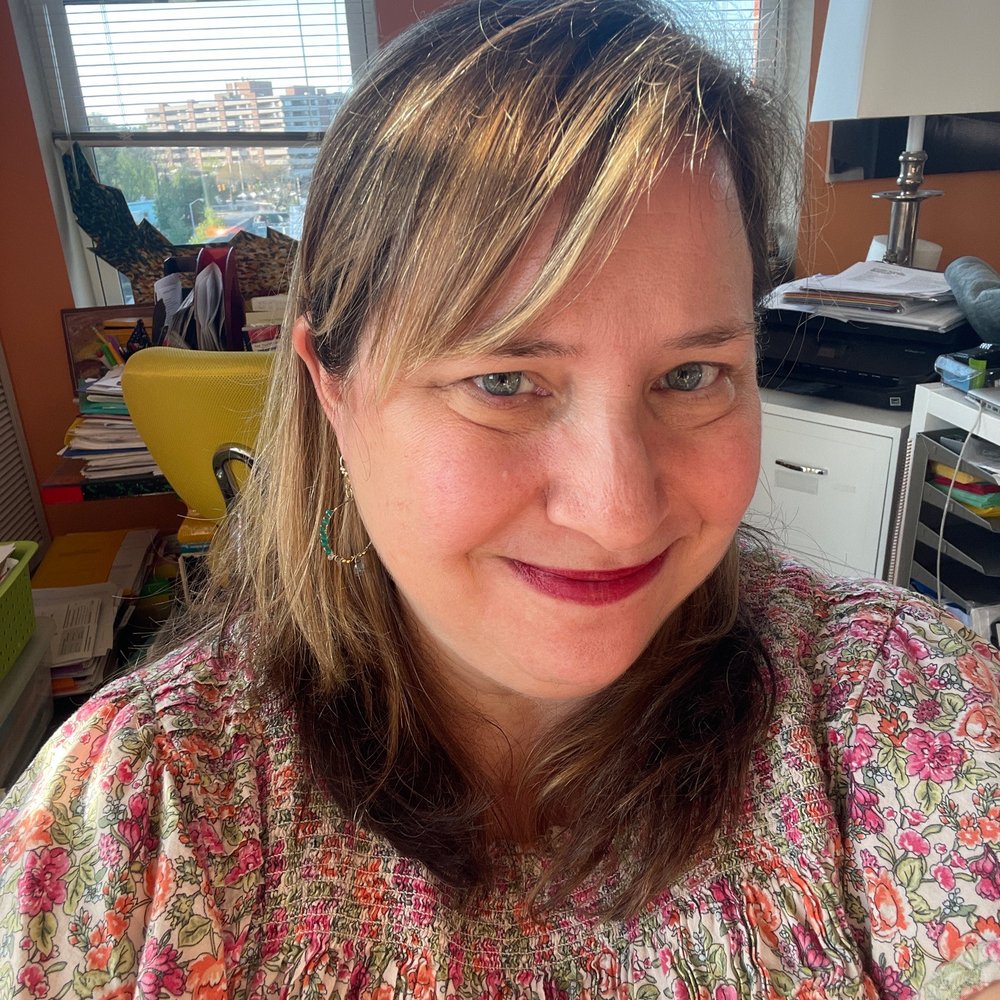 Christa Courtney's Instagram, Twitter & Facebook on IDCrawl