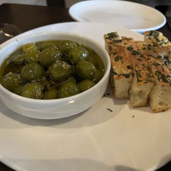 The Stirling Tavern - Olive and focaccia - Bars Near Me - Morristown, New Jersey The Stirling Tavern - Olive and focaccia - Bars Near Me - Morristown, New Jersey