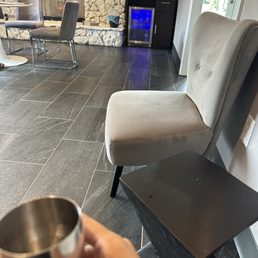Lobby / waiting area Lobby / waiting area